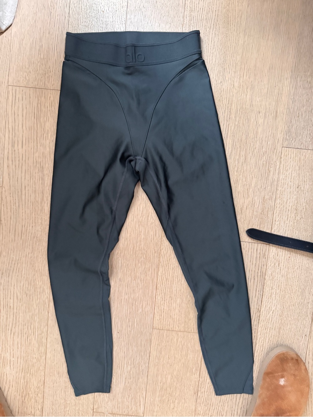 alo High-Waist Black Leggings / sweetheart / 7/8 / dark olive